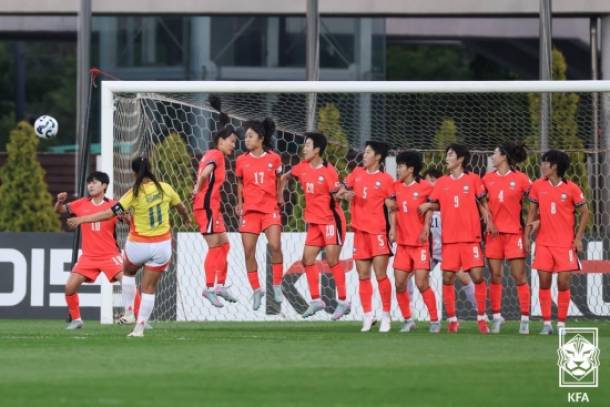 ‘졌지만 잘 싸웠다’…한국, 콜롬비아와 1차전 0-1 석패 [쿠키 현장]