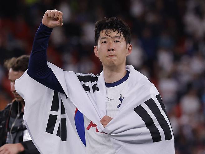 '토트넘 연봉 183억원' 2배도 가능…SON, 韓축구 본 적 없는 돈방석 찬스 → 차원 다른 사우디 오일머니 손흥민 러브콜