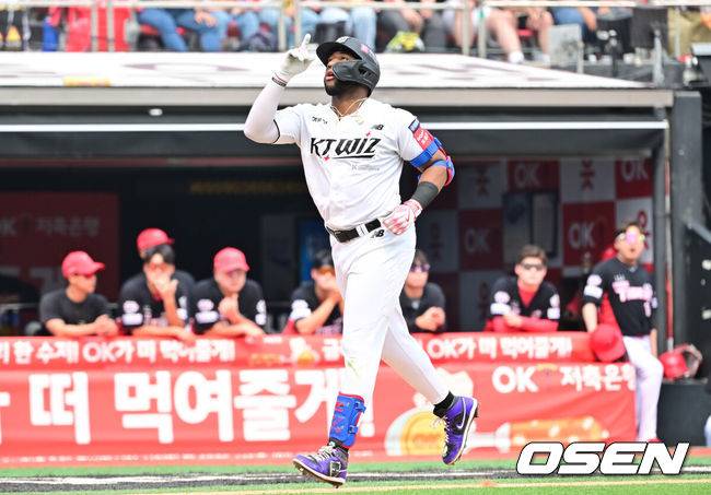 MVP 외인 괴력 미쳤다, 윤영철에 선제 장외 솔로포 폭발…‘레전드’ 우즈까지 홈런 ‘-2’ [오!쎈 수원]