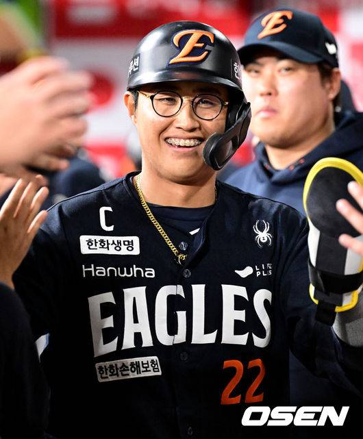 김서현 생일에 블론세이브 했지만…한화 또 이겼다, 9회 6득점 대폭발→이호준 감독 퇴장 [창원 리뷰]