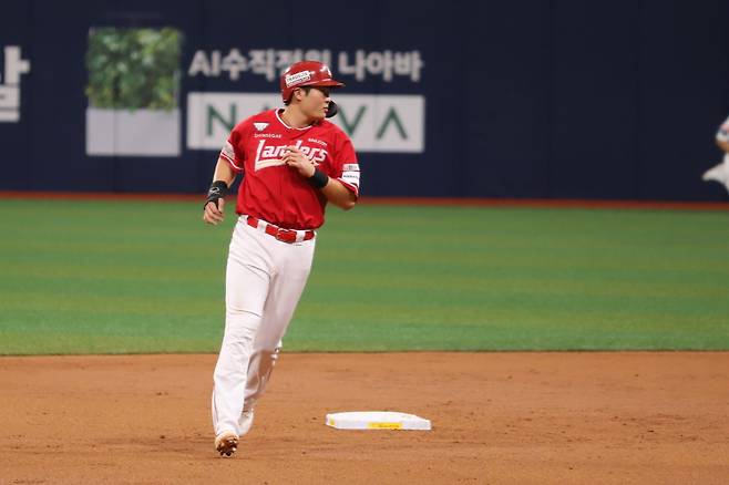 '평균 2만명 돌파' 부산팬 성원에도 무기력한 롯데…'고명준 선제포→필승조 완벽 계투' SSG, 전날 패배 설욕 [부산리뷰]