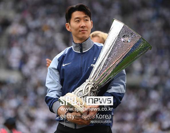 韓 축구 세기의 이적…손흥민 '공식협상’ 일정 떴다! 7월 20일 사우디 영입 제안 → 연봉 480억 ‘훌쩍’ 