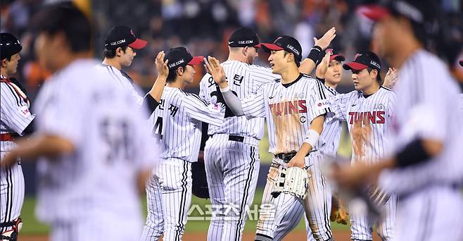 힘겹게 1위 지키는 LG…염갈량이 말한 ‘3주’→버티면 더 강해진다 [SS시선집중]