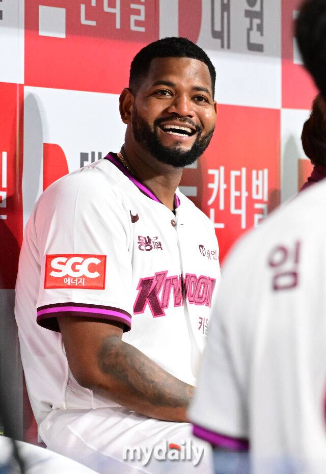 '연이틀 1-0 승리' 키움, 창단 18년 만에 '최초업적' 달성…'9안타 3볼넷 무득점' 두산, 이길 수가 없었다 [MD고척]