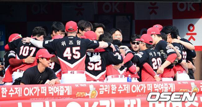 KIA 스윕패 위기 탈출! 꽃미소 되찾은 이범호 “윤도현 활약 단연 돋보여, 원정팬들 덕분에 승리” [오!쎈 수원]