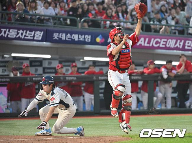 충격의 1사 만루 병살타→9회 역전패…’타율 .195’ 나승엽 악몽의 5월 끝났는데, 6월도 최악의 시작 [오!쎈 부산]