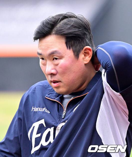 '충격적 타율 .088' 더 떨어질 데도 없는데…안치홍이 이럴 줄이야, 2군 두 번 다녀와도 반등이 없다
