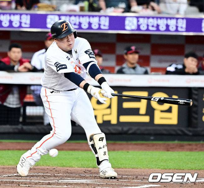 '충격적 타율 .088' 더 떨어질 데도 없는데…안치홍이 이럴 줄이야, 2군 두 번 다녀와도 반등이 없다