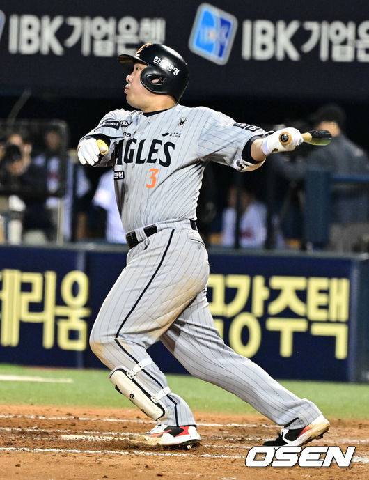 '충격적 타율 .088' 더 떨어질 데도 없는데…안치홍이 이럴 줄이야, 2군 두 번 다녀와도 반등이 없다