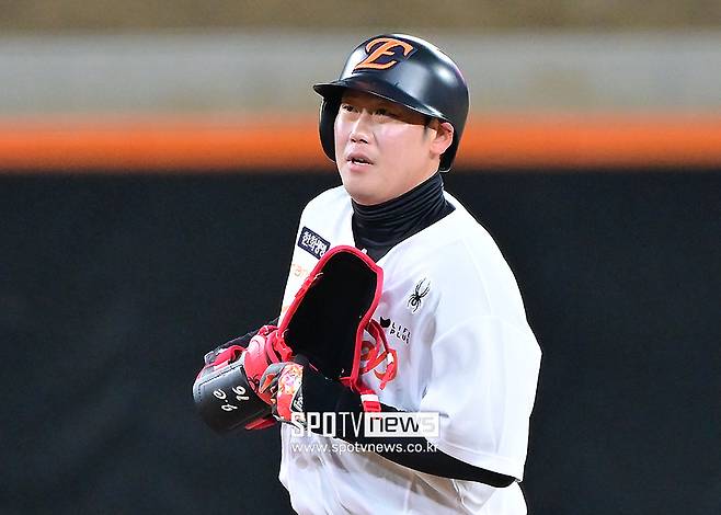 한화에 생긴 이상한 공식… 50억 vs 1억1000만원 부등호가 이렇게 되다니, 그렇다면 공존도 가능할까