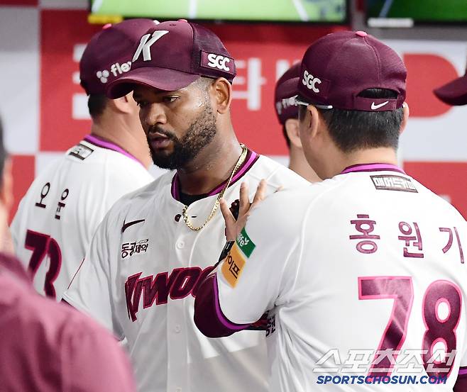 '배은망덕(?)한 복귀전' 결국 친정팀에 대한 인사는 없었다. 영웅 유니폼 입고 복귀전 승리 알칸타라[고척현장]