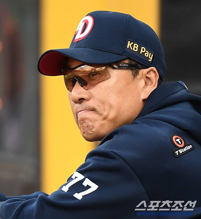 [공식발표] 두산 이승엽 감독 자진 사퇴…조성환 대행 체제