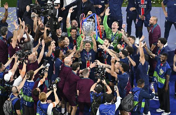 2명 사망·192명 부상·559명 체포·264대 차량 화재…PSG 첫 UCL 우승에 아비규환된 프랑스, PSG도