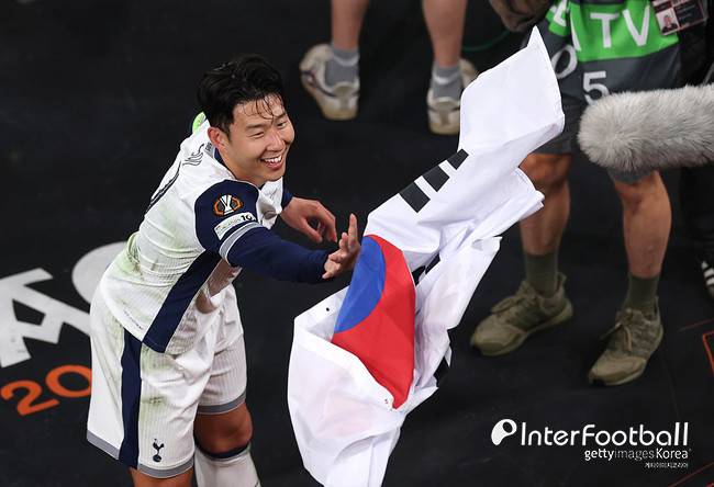 '韓 대표팀 주장, 사우디 안 간다'...손흥민, '오일머니' 유혹 거절?
