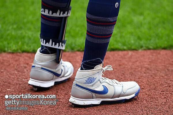 '쾅!' 무키 베츠, 자택서 가구에 발가락 찧고 부상 회복 '집중'...로버츠 감독