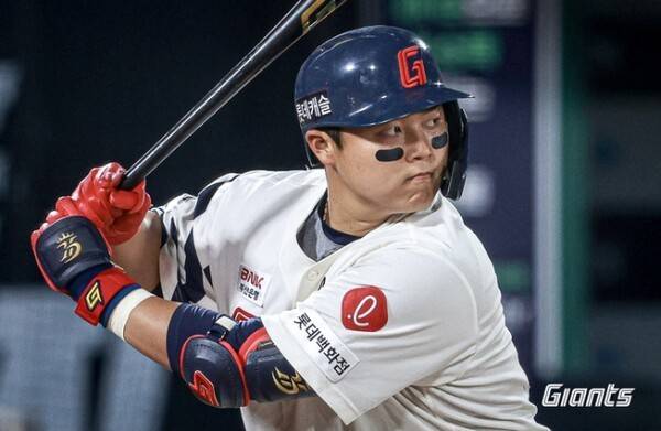 미쳤다! 4할대 타율+홈런·타점·장타율·OPS 1위 '나 홀로 천상계' 한동희 활약→'핵타선' 롯데, 2026시즌 기대감↑
