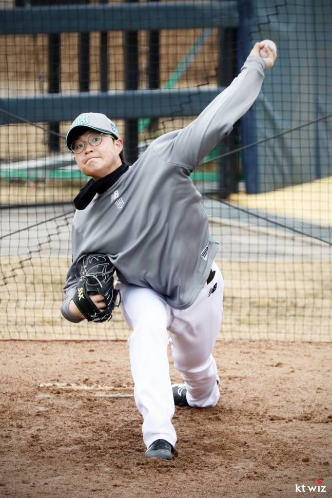 강백호 있는 KT가 대체 왜, 수비 못해 두 팀에서 '전력 외 통보' 받은 31세 지명타자 데려왔나