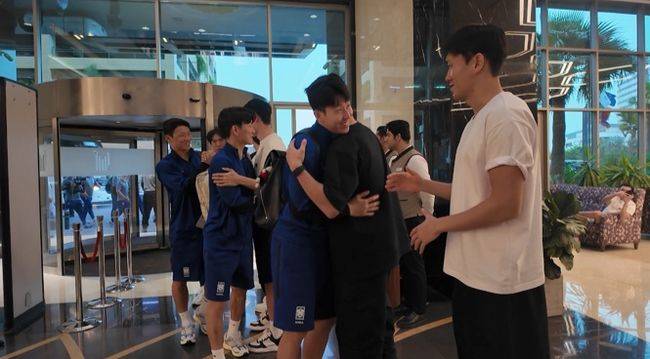 방탄버스에 경호 차량까지...대한민국 대표팀, 펄펄 끓는 45°C 이라크 현지 도착