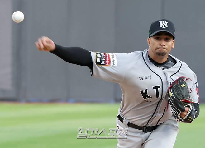 사령탑도 할 말 잃은 위기의 쿠에바스, '11승 1패' 한화 상대로 반등할까