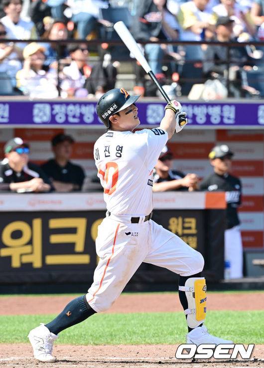 ML 스카우트 보고 있나, 폰세 또 이겼다 '9승' 단독 1위…한화 10-1 대승, KT 5실책 자멸 [대전 리뷰]
