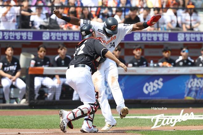 폰세 155km 쾌투→경악의 9승 0패…한화, 트레이드 지원군 합류한 KT 10-1 완파 '단독 2위 지켰다' [대전 게임노트]