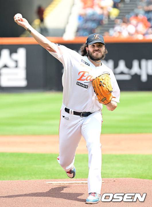 ML 스카우트 보고 있나, 폰세 또 이겼다 '9승' 단독 1위…한화 10-1 대승, KT 5실책 자멸 [대전 리뷰]