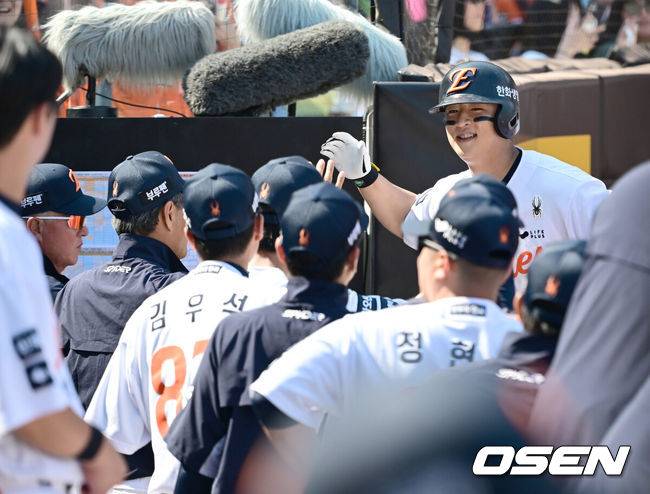 ML 스카우트 보고 있나, 폰세 또 이겼다 '9승' 단독 1위…한화 10-1 대승, KT 5실책 자멸 [대전 리뷰]