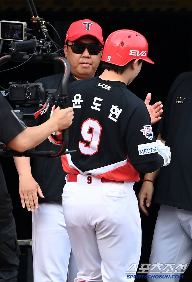 '이승엽 사퇴' → KIA 이범호 감독도 씁쓸..