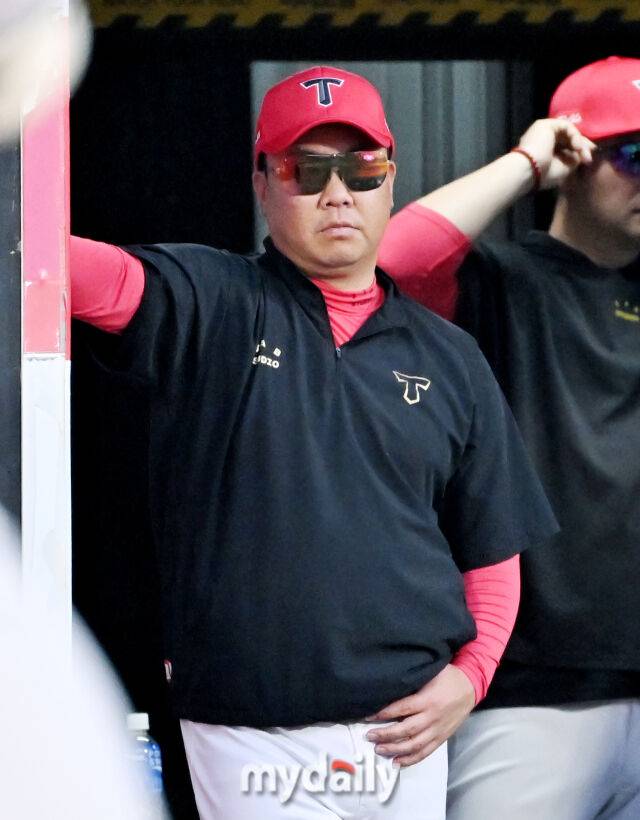 “심란하다, 우리나라 야구계에 한 획을 그은 분인데…” 꽃범호와 이승엽 이심전심, 감독 마음은 감독이 제일 잘 안다[MD잠실]