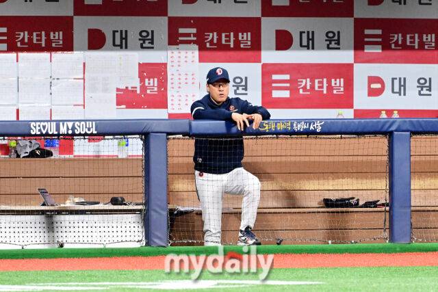 “심란하다, 우리나라 야구계에 한 획을 그은 분인데…” 꽃범호와 이승엽 이심전심, 감독 마음은 감독이 제일 잘 안다[MD잠실]