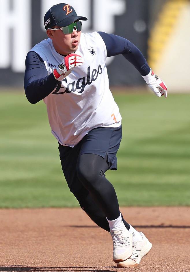 작년 규정 타석 채운 한화 유일 ‘3할 타자’…올핸 이미 두 차례 2군행에 8푼대 타율이라니