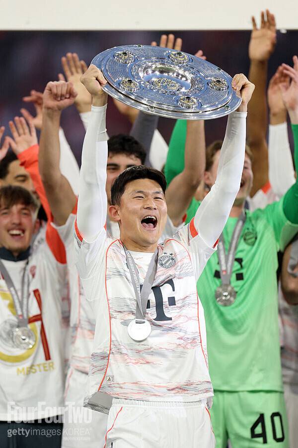 韓 축구 만세! ‘뮌헨 매각 대상’ 김민재, 이강인 이어 PSG 역대 2호 한국인 등극?...“수비 보강 위한 차선책 중 한 명” (佛 매체)