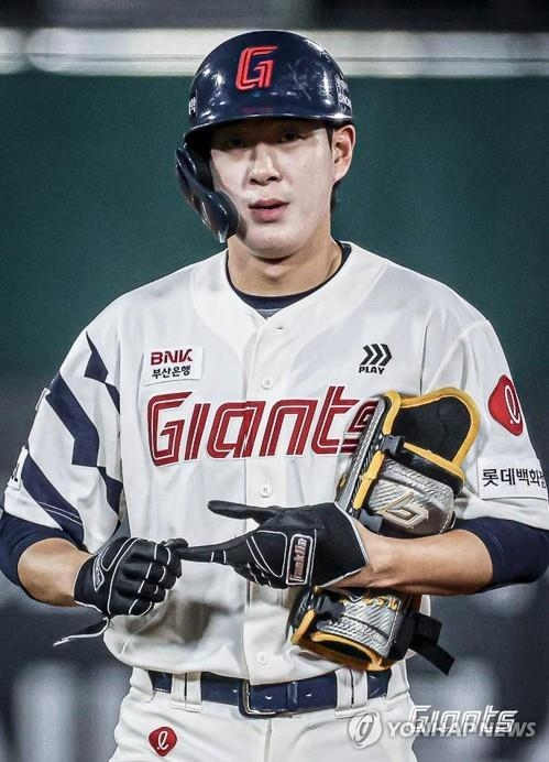 롯데, '조선의 4번타자' 이대호 복귀시켜야 하나? 한화도 4번타자 노시환 부진에 '노심초사'...삼성, 4번타자 디아즈 활약에 입이 귀에 걸려
