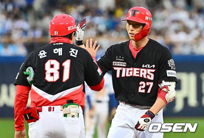 ‘대졸→KIA 10R 지명’ 수비 전문 요원의 대반전, 생애 첫 잠실 2루타 쾅!쾅!…“이제 나한테도 기회가 왔다”