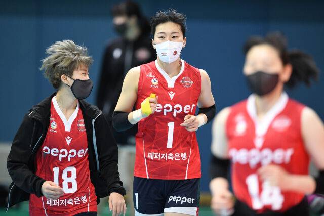 KGC→페퍼→현대건설…'184cm 신인왕 출신' 지민경 3년 만에 V-리그 복귀, 고민지 현대건설 떠난다
