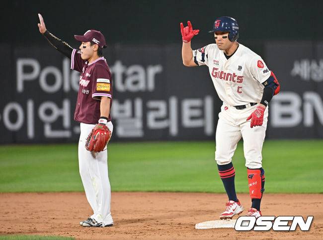 '낭만의 종신 롯데맨' 전준우, 손아섭-이대호 이어 롯데 소속 3번째 2000안타 달성 쾌거 [오!쎈 부산]