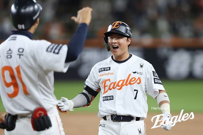 프로야구 한화, kt에 역전승…선두 LG에 0.5경기 차 추격