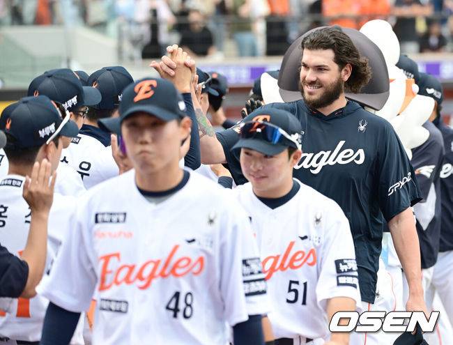 폰세 ML 돌아가면 한화 어쩌나, 너무 잘해도 걱정이라니…페디도 못한 외인 최초 4관왕 페이스