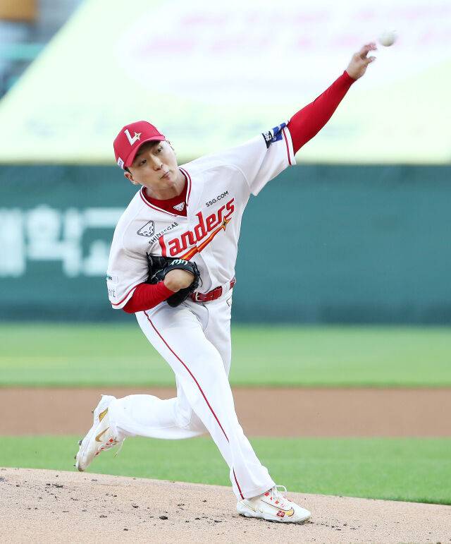 'KKKKKK+최다 이닝&최다 투구' 1차지명 좌완, 데뷔 첫 선발승 따냈다! SSG 승승승승 견인…오승환 시즌 첫 등판서 무실점 [MD인천]