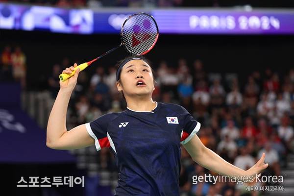 '세계 최강' 안세영, 인도네시아 오픈서 김가은에 2-0 완승…숙적 천위페이도 8강행