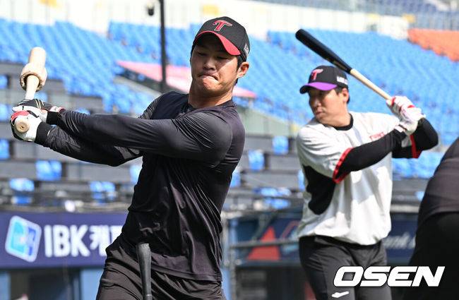 “오늘 다 쉽니다” FA 3총사 선발 제외, 이유는 제각각이다…김현수 옆구리, 박동원 담 증세, 오지환 타격 훈련