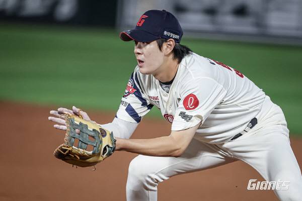 롯데 나승엽 훈련하다 공 맞아…우측 안구 내 출혈 발생