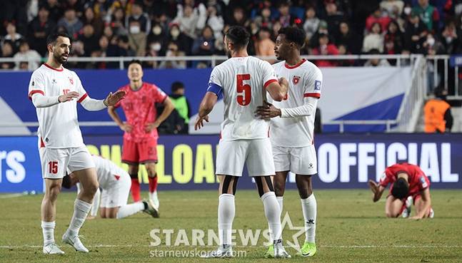 '망신의 연속' 홍명보호, 월드컵 확정으로 분위기 바꿀까... 이라크전 지면 오히려 궁지 몰린다