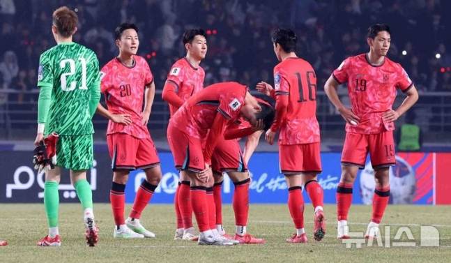 '망신의 연속' 홍명보호, 월드컵 확정으로 분위기 바꿀까... 이라크전 지면 오히려 궁지 몰린다