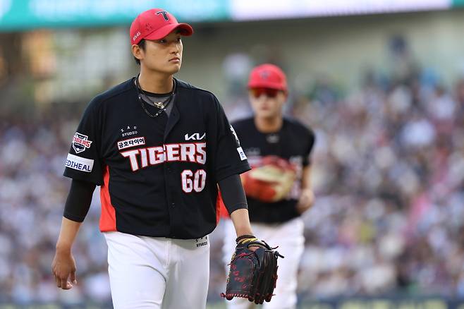 잠실벌 만원 관중 앞 7이닝 1실점 쾌투→'위풍당당' 김도현 [IS 스타]