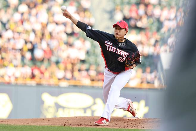 잠실벌 만원 관중 앞 7이닝 1실점 쾌투→'위풍당당' 김도현 [IS 스타]