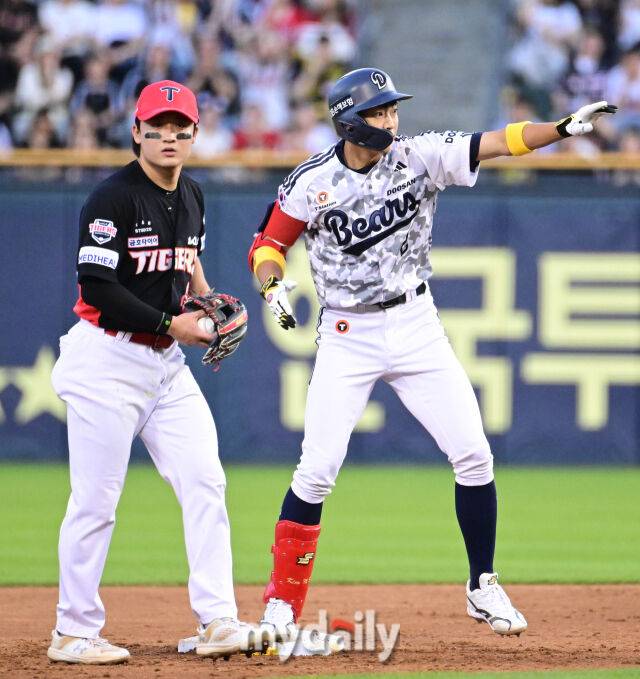 '초대형 트레이드' 주인공이 해냈다! 김민석 끝내기 안타, 조성환 대행에 '첫 승 선물'…두산 4연패 탈출 [MD잠실]