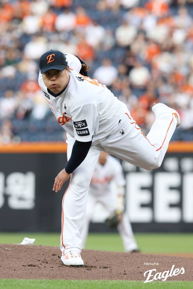 '일단 병원행 피했다' 한화 류현진, 왼쪽 허벅지 통증→3⅔이닝 4실점 조기 강판
