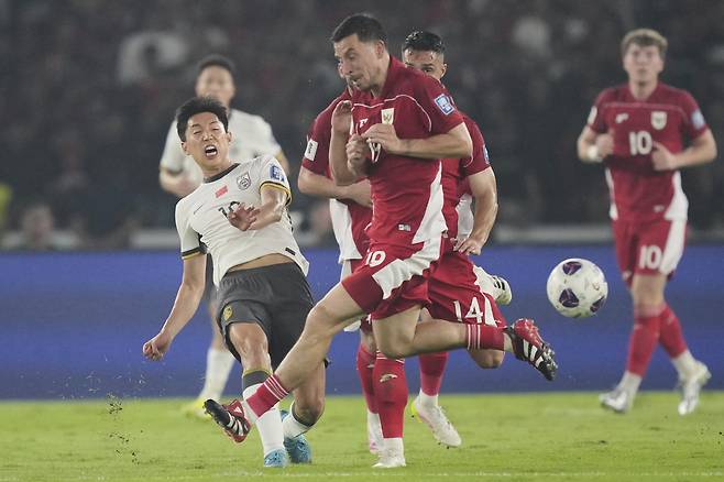 '최악 졸전' 중국, 인도네시아에 0-1 리드 허용…이대로면 월드컵 탈락 확정(후반 25분 진행중)