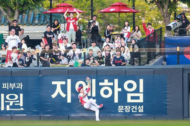 와 '무려 18타수 14안타 대폭발...' KIA 타이거즈 2군에 이런 괴물이→1군 사령탑도 예의주시하고 있다